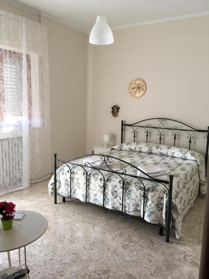 B&B Al Campanile Taranto Eksteriør billede