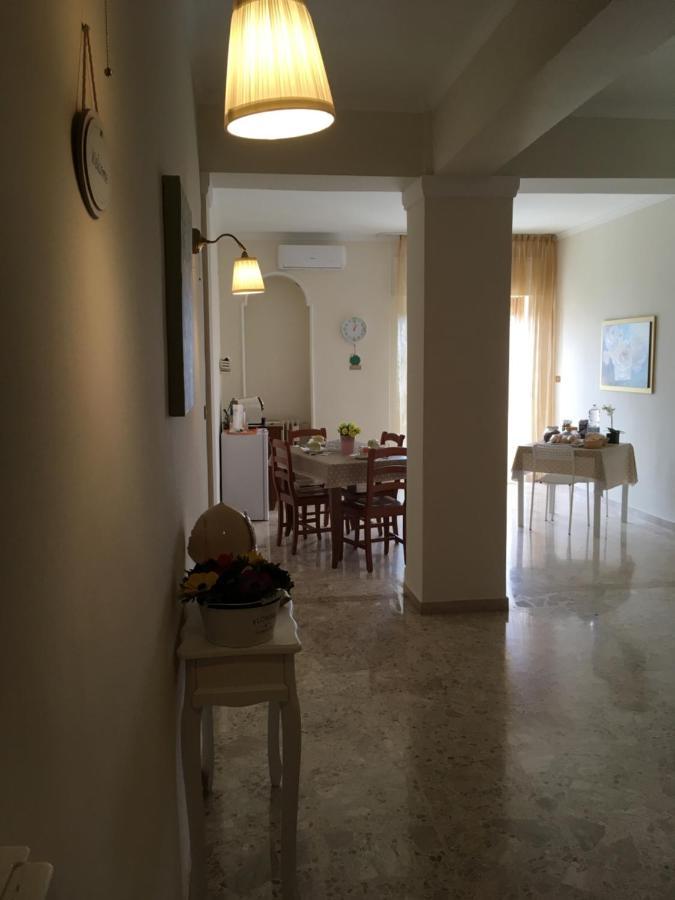 B&B Al Campanile Taranto Eksteriør billede