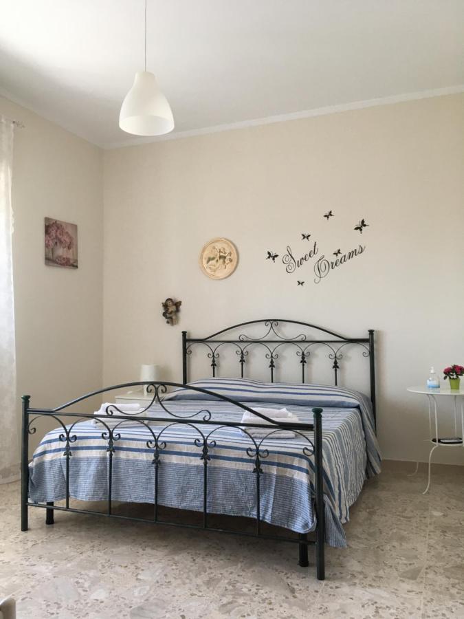 B&B Al Campanile Taranto Eksteriør billede