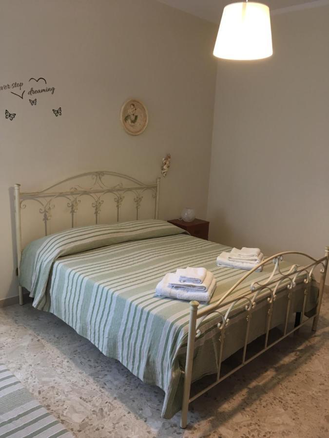 B&B Al Campanile Taranto Eksteriør billede